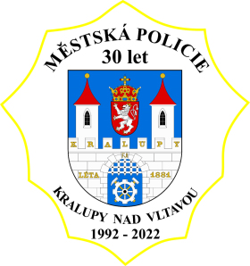 Psi pobíhající v silnici